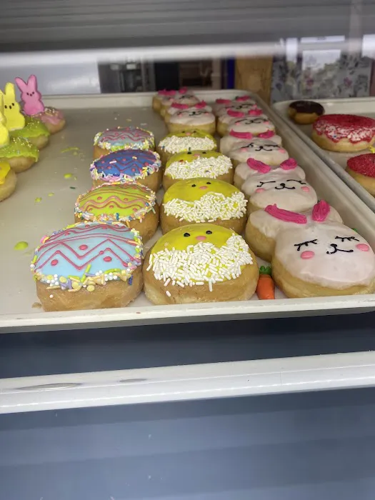 Dale's Donuts Picture 1