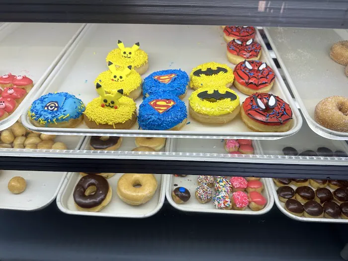 Dale's Donuts Picture 7