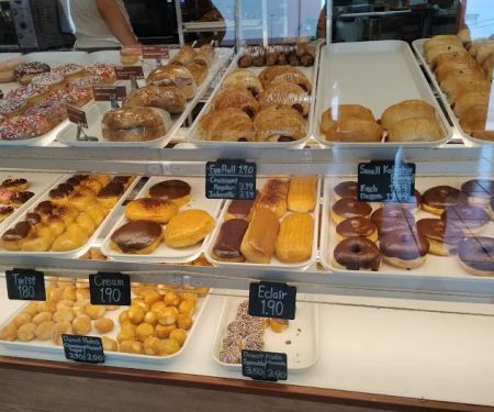 Tom’s Donuts