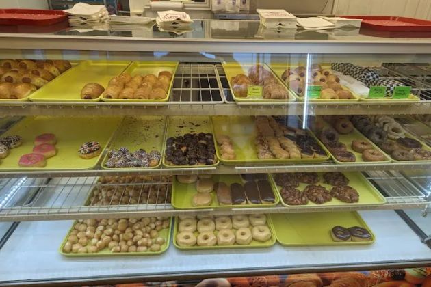 Queen's Donuts