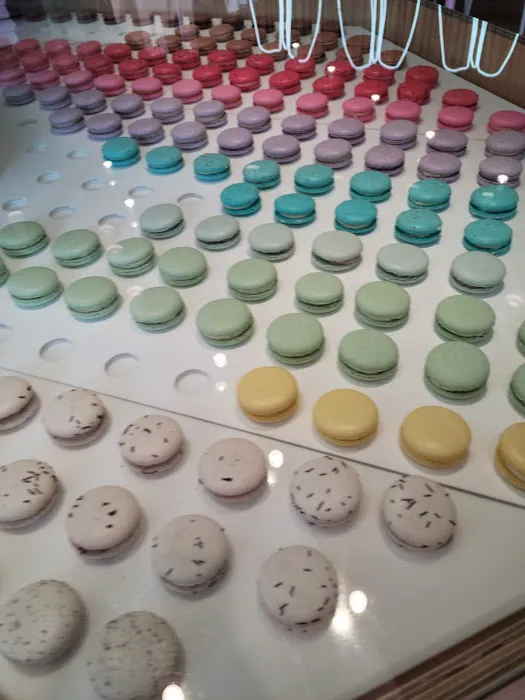 JOY Macarons Picture 7
