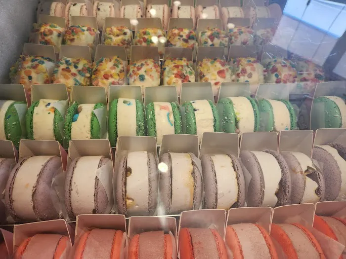 JOY Macarons Picture 4