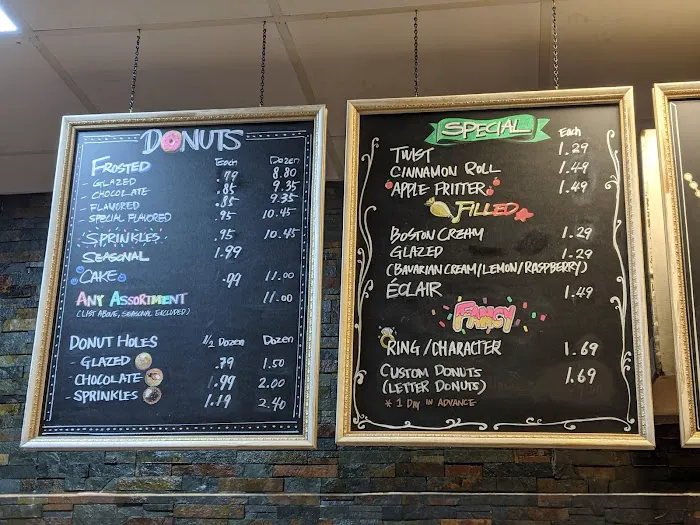 Hudson Oaks Donuts & Boba Tea Picture 3