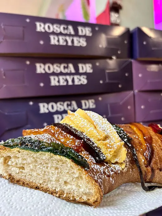 Panaderia Y Pasteleria Diaz Picture 6