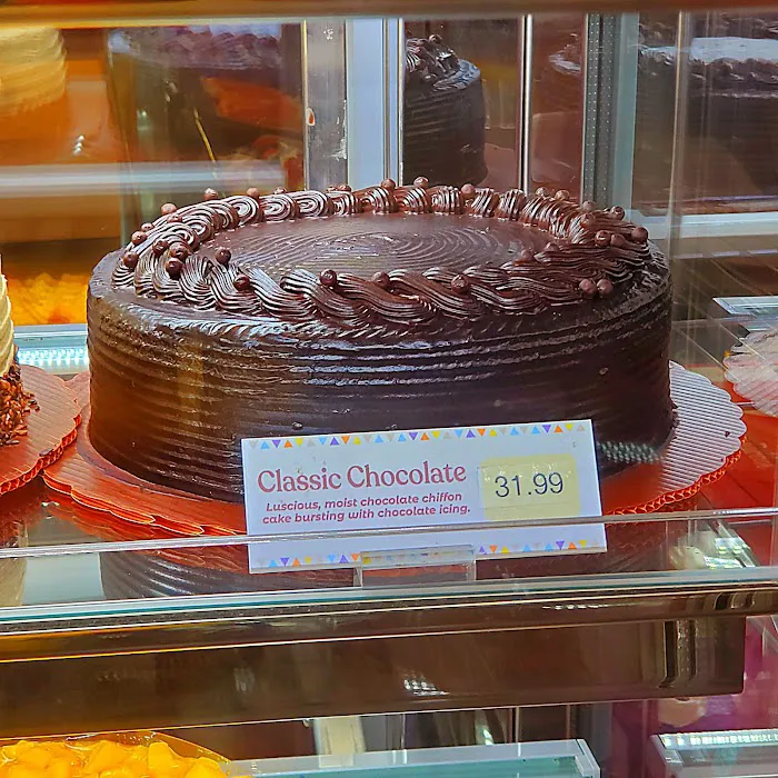 Valerio's Tropical Bake Shop Picture 3