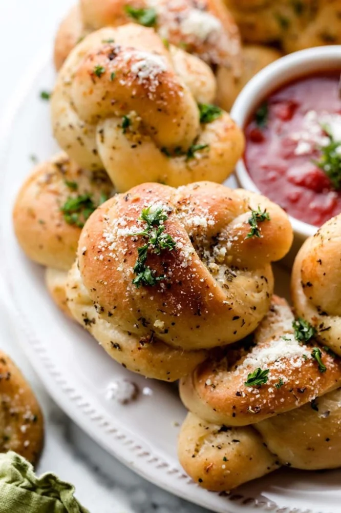 How to Make Fresh Homemade Garlic Knots