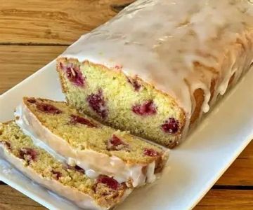 How to Bake the Perfect Raspberry Lemon Loaf Cake: A Simple and Delicious Recipe