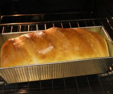 How to Bake Homemade Bread with Minimal Effort