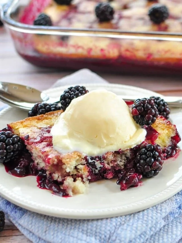 How to Make the Best Homemade Blackberry Cobbler