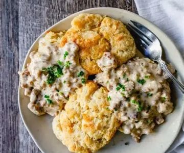 How to Make the Best Homemade Biscuit Gravy