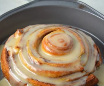 How to Make the Perfect Cinnamon Roll Cake: A Step-by-Step Guide
