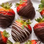 How to Make Delicious Chocolate Covered Strawberries: A Simple and Sweet Recipe