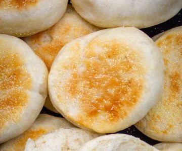 How to Make Fluffy, Homemade English Muffins – A Step-by-Step Guide