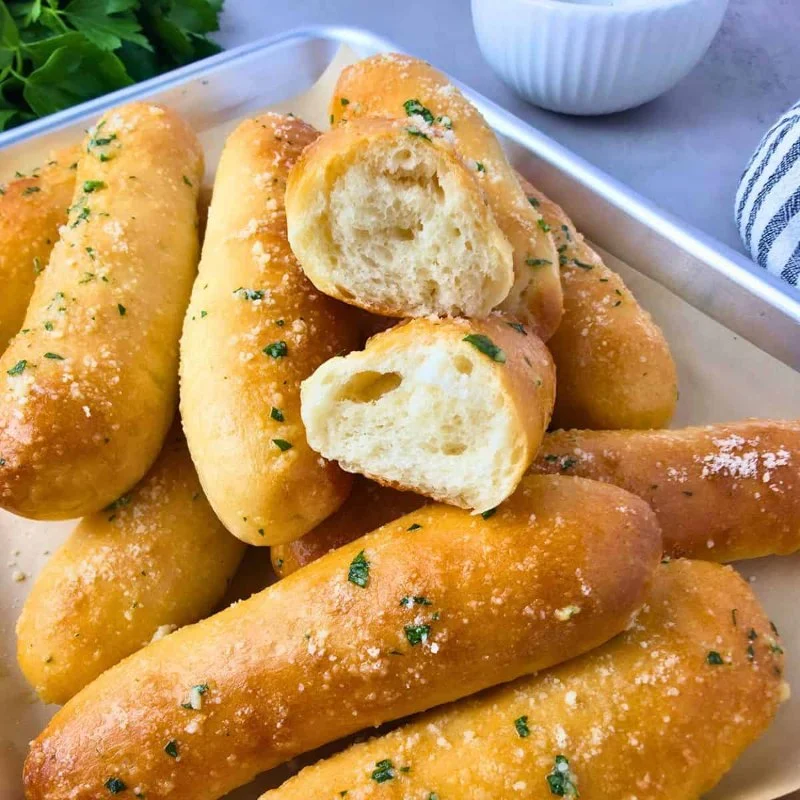 How to Create Bakery-Style Breadsticks from Scratch