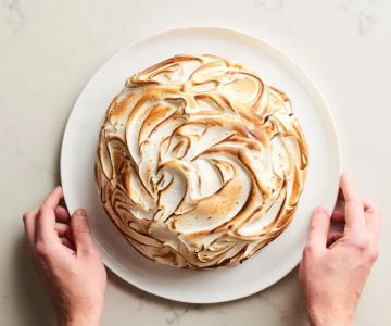 How to Bake Your Own Homemade Baked Alaska