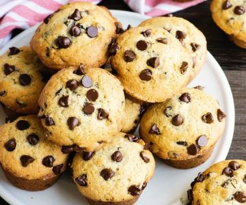 How to Bake Delicious Chocolate Chip Muffins: Easy Recipe for Sweet Treats