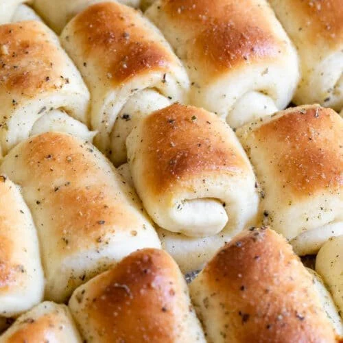 How to Make Fresh Homemade Garlic Rolls in 30 Minutes: Quick & Delicious Recipe
