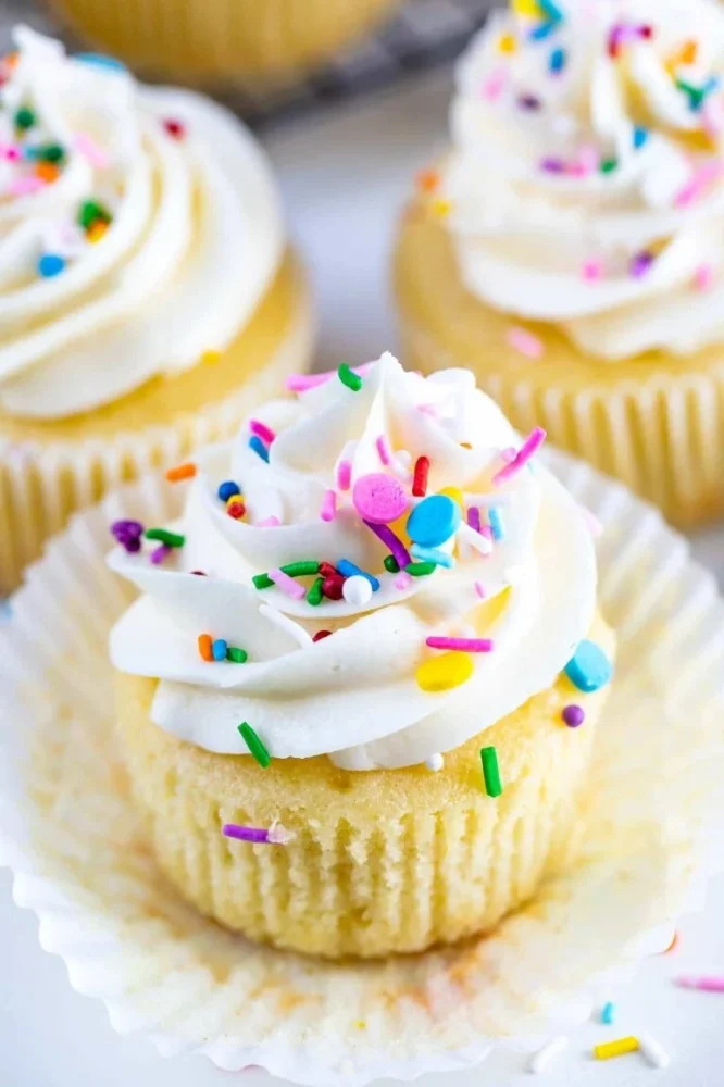 How to Bake Perfect Homemade Vanilla Cupcakes