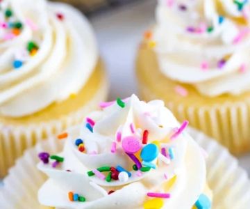 How to Bake Perfect Homemade Vanilla Cupcakes