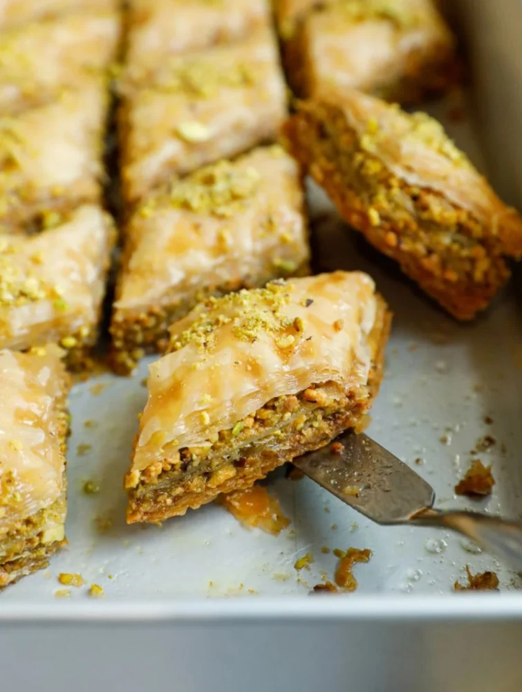 How to Make the Best Baklava with Pistachios and Honey: A Step-by-Step Guide
