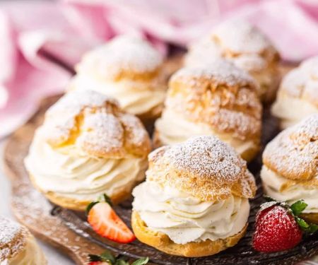 How to Make Fresh Homemade Cream Puffs with Pastry Cream - A Step-by-Step Guide to Delicious Cream Puffs