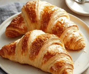 How to Make the Best Homemade Flaky Croissants: A Step-by-Step Guide