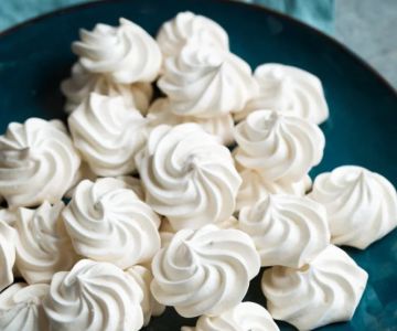 How to Make Bakery-Style Meringue Cookies