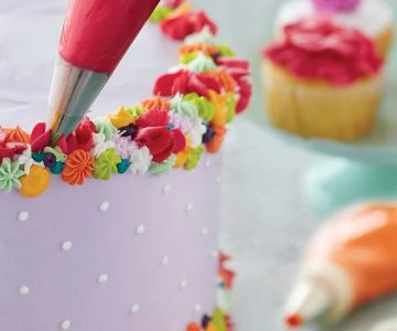 10 Cake Decorating Tips for Beginners