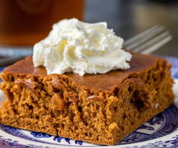 How to Make a Moist and Flavorful Gingerbread Cake