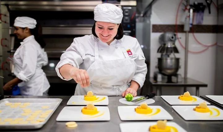 The Best Baking Classes for Aspiring Pastry Chefs