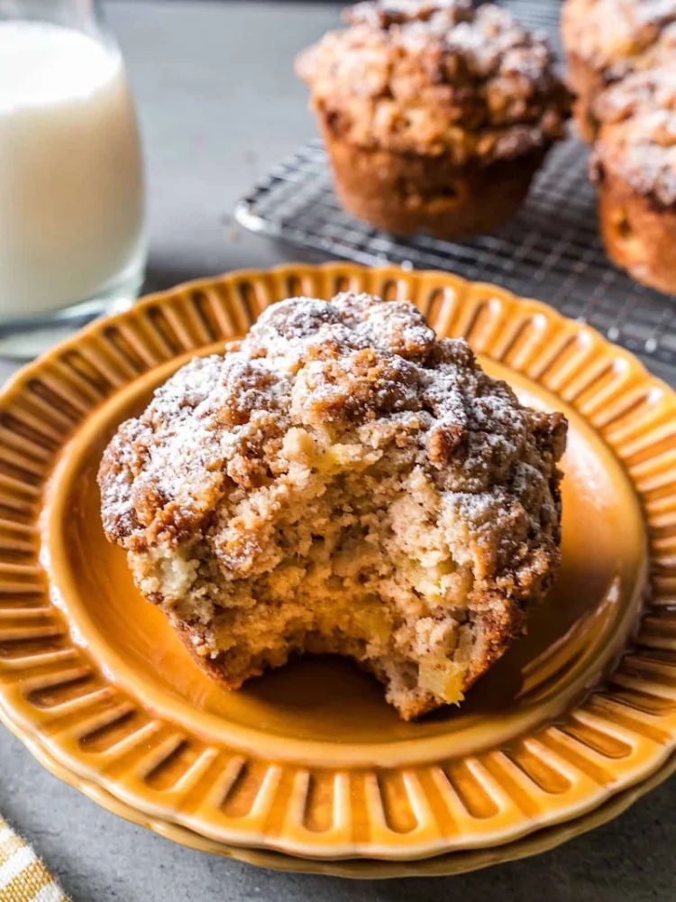 How to Make the Perfect Apple Streusel Muffins - Heavenly Delights Bakery