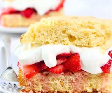 How to Make a Classic Strawberry Shortcake from Scratch