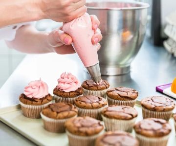 How to Turn Your Favorite Cake into Cupcakes: Easy Baking Tips