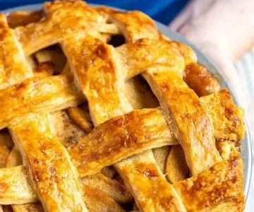 Secrets to Making Bakery-Style Apple Pie with a Golden Crust