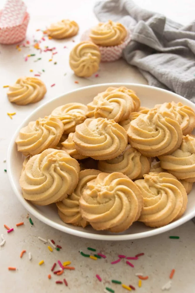 How to Make Bakery-Style Butter Cookies with a Crisp, Light Texture