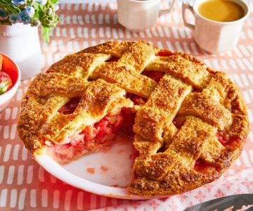 How to Make Bakery-Style Strawberry-Rhubarb Pie with a Flaky Crust