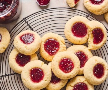 How to Make Bakery-Style Raspberry Jam Cookies: A Simple and Delicious Recipe