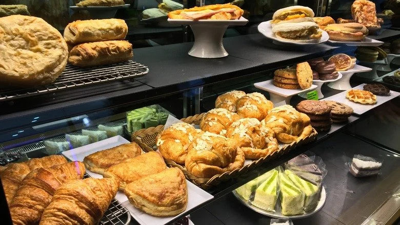 Top Bakery Snacks to Take on the Go: Quick, Tasty, and Convenient