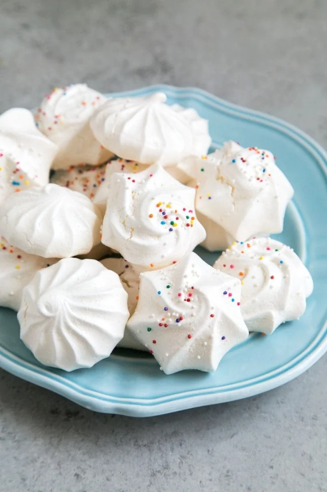 How to Make Bakery-Style Meringue Cookies with a Crisp Texture | Baking Tips