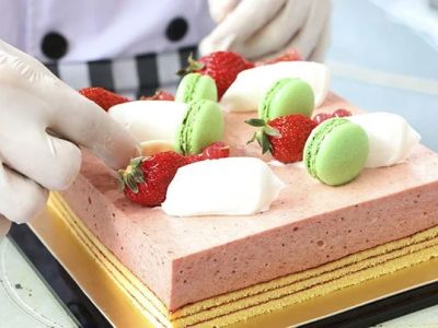 How to Make Your Bakery Desserts Look Instagram-Worthy