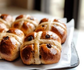 How to Make Delicious Bakery-Style Hot Cross Buns for Easter