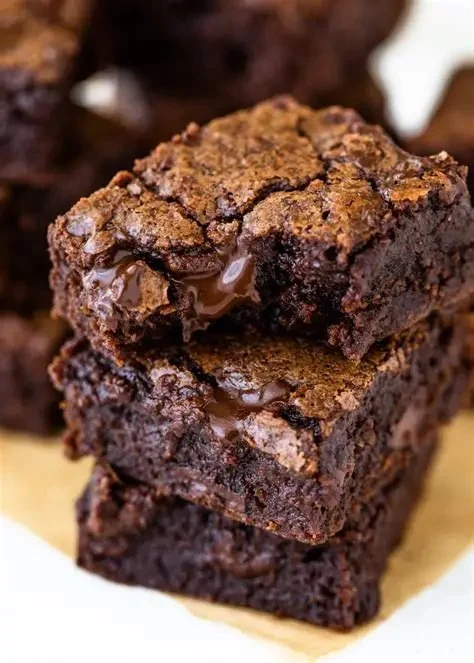 How to Make Thick and Gooey Bakery-Style Fudge Brownies at Home