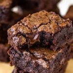 How to Make Thick and Gooey Bakery-Style Fudge Brownies at Home