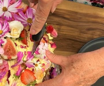 How to Incorporate Edible Flowers Into Your Bakery Creations