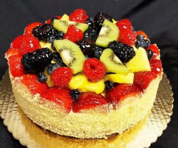 How to Make a Bakery-Style Cheesecake with Fresh Fruit