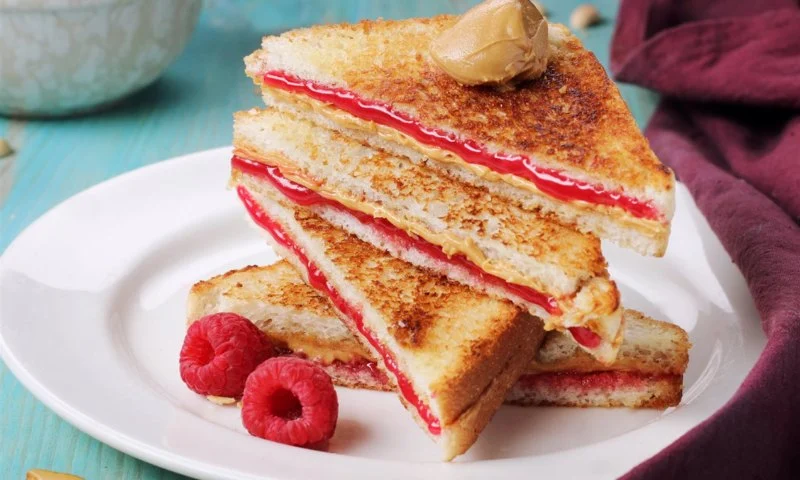 Best Bakery Breads to Pair with Jam or Jelly