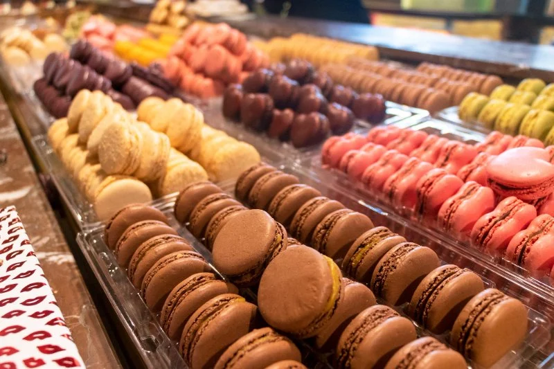 Discover the Allure of Macarons and Why They Captivate French Bakeries | Dine Droop