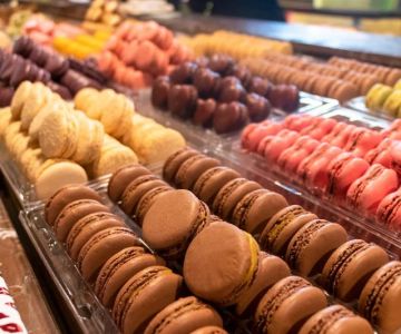 Discover the Allure of Macarons and Why They Captivate French Bakeries | Dine Droop