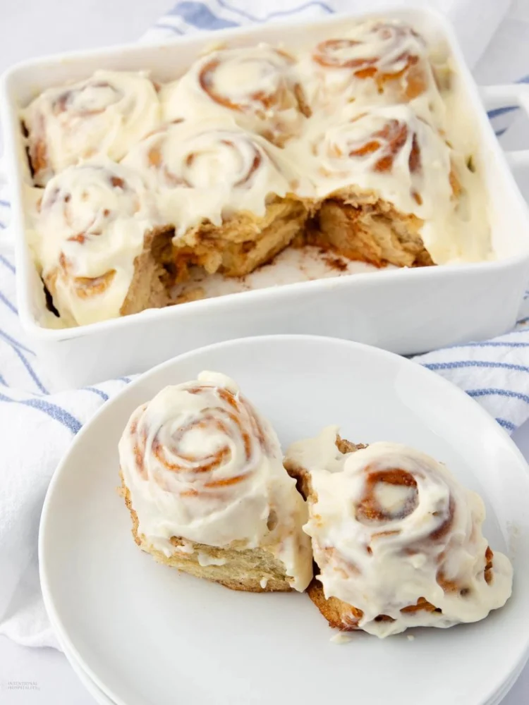 Master the Art of Bakery-Style Cinnamon Rolls with Cream Cheese Icing