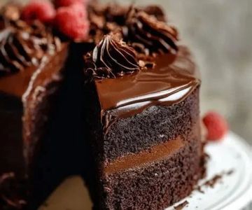 The Secret to Making Bakery-Quality Chocolate Cake at Home: Expert Tips